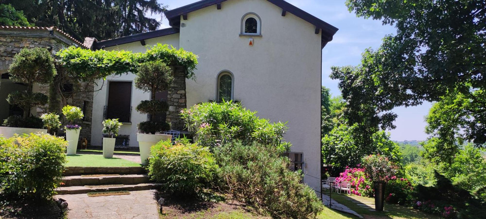 "La Selvetta" Bed And Breakfast Buguggiate Zewnętrze zdjęcie